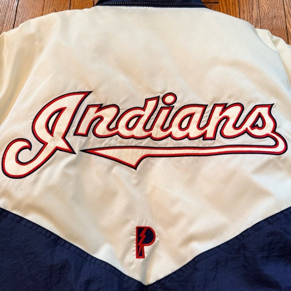 90’s Cleveland Indians Pro Player Puffer Jacket - Picture 7 of 15